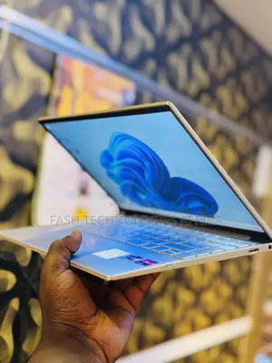 Laptop HP Pavilion 13 16GB AMD Ryzen 7 SSD 256GB