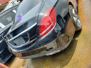 Mercedes-Benz C180 2017 Black