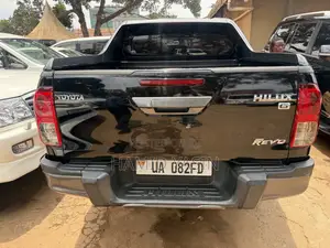 Toyota Hilux 2016 Black