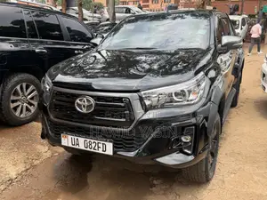 Toyota Hilux 2016 Black