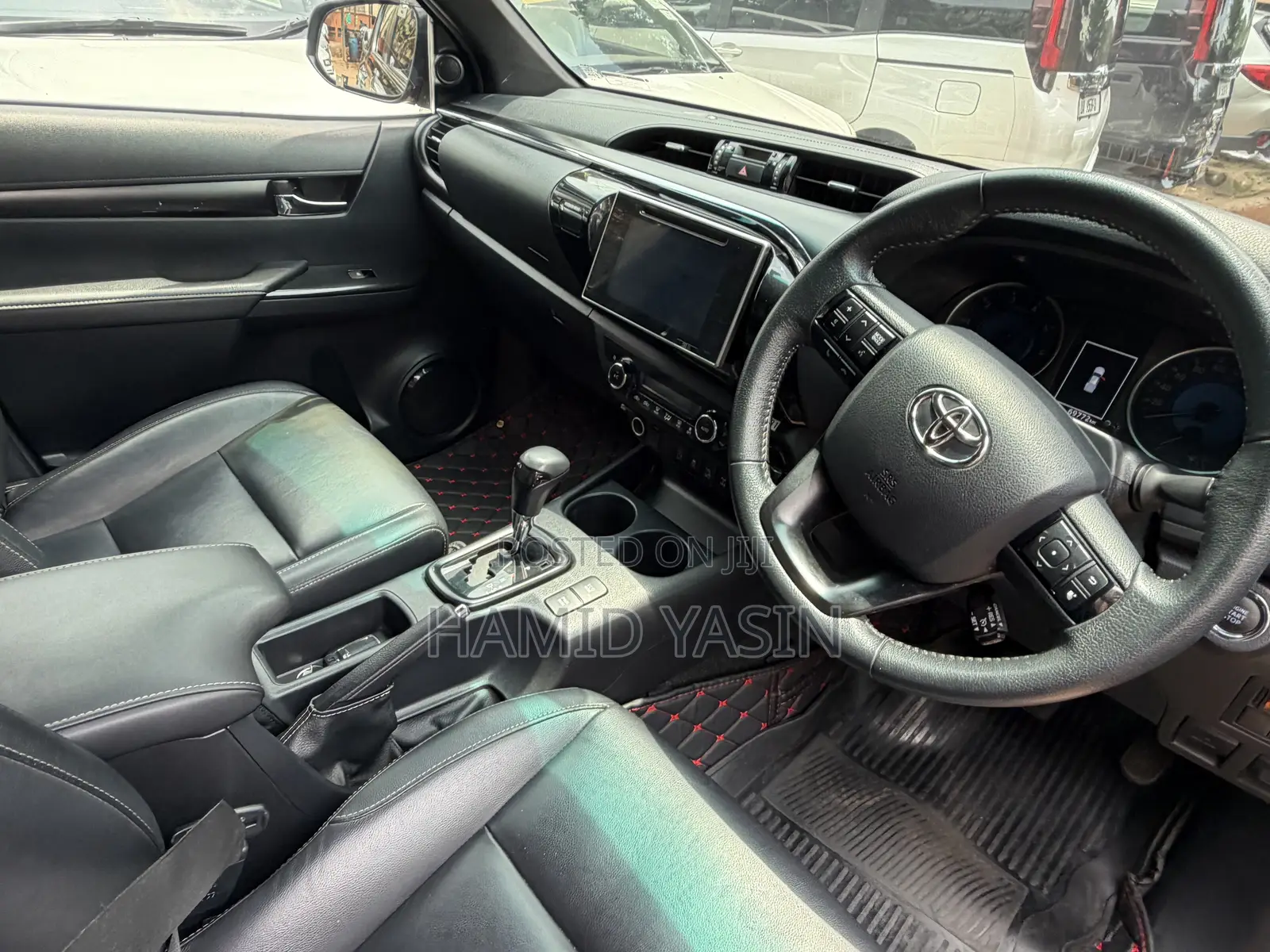 Toyota Hilux 2016 Black