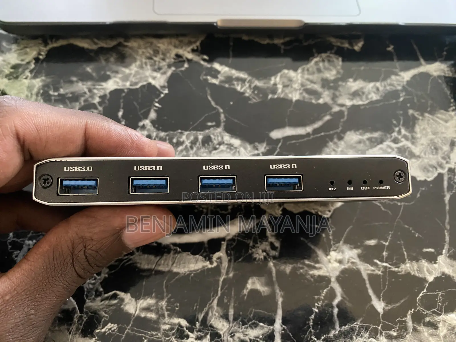 USB 3.0 KVM Switch 4K Ultra HD – 2 Computers, 4 USB Ports + HDMI