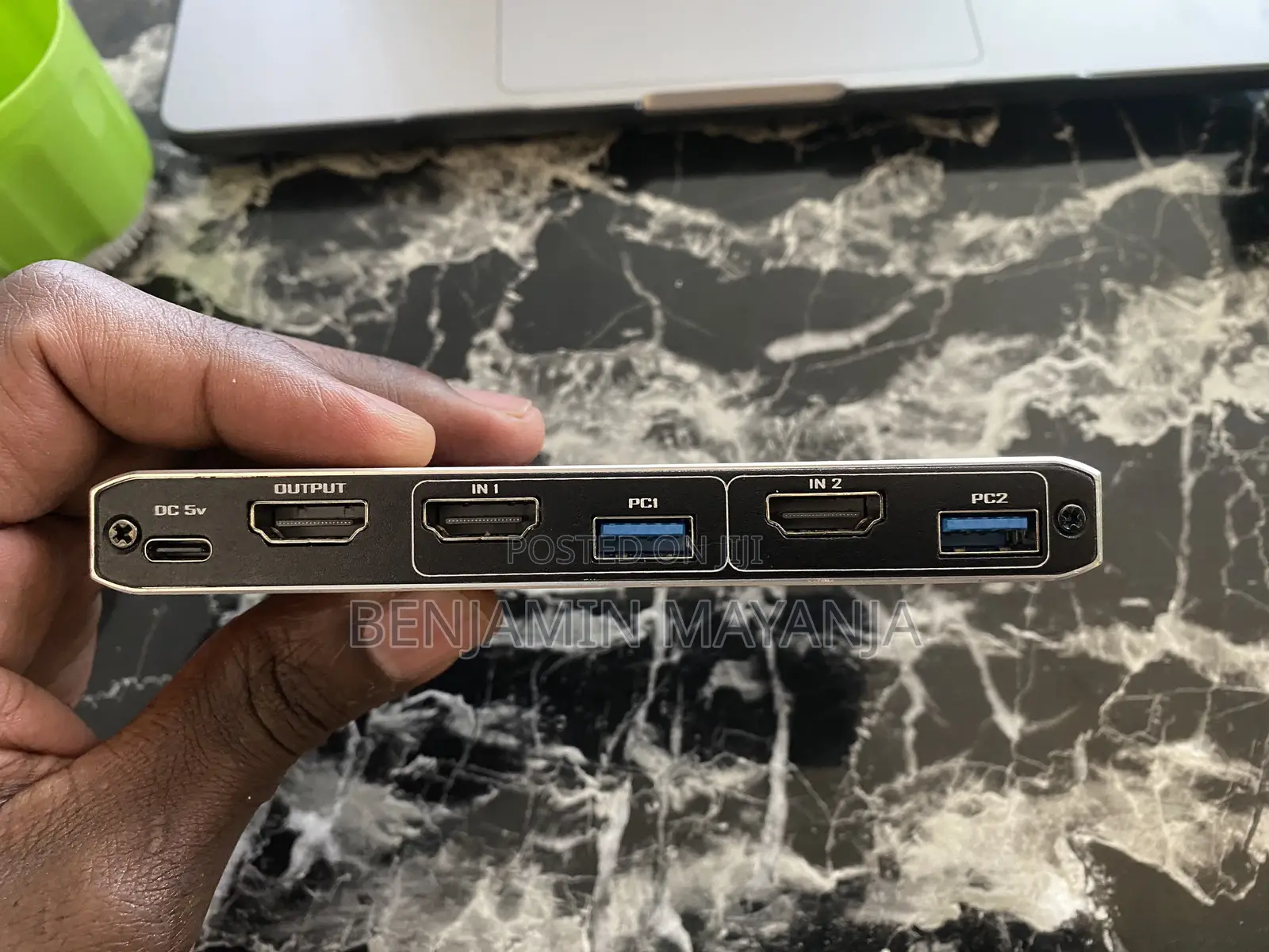 USB 3.0 KVM Switch 4K Ultra HD – 2 Computers, 4 USB Ports + HDMI