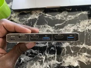 USB 3.0 KVM Switch 4K Ultra HD – 2 Computers, 4 USB Ports + HDMI