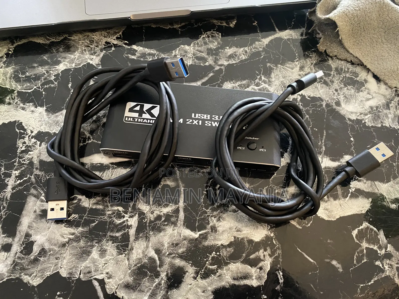 USB 3.0 KVM Switch 4K Ultra HD – 2 Computers, 4 USB Ports + HDMI