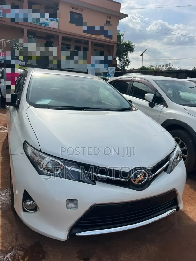 Toyota Auris 2016 Silver