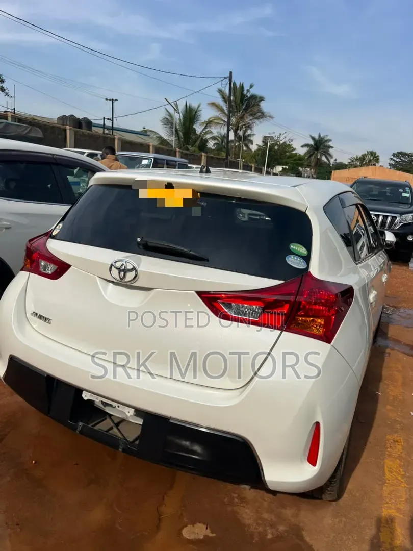 Toyota Auris 2016 Silver