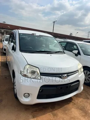 Toyota Sienta 1.5 FWD 2012 White