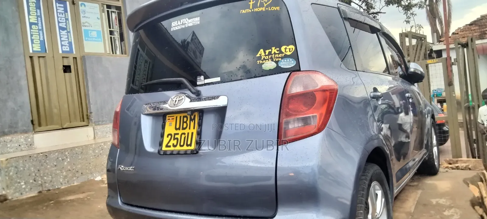 Toyota Ractis 2010 Brown