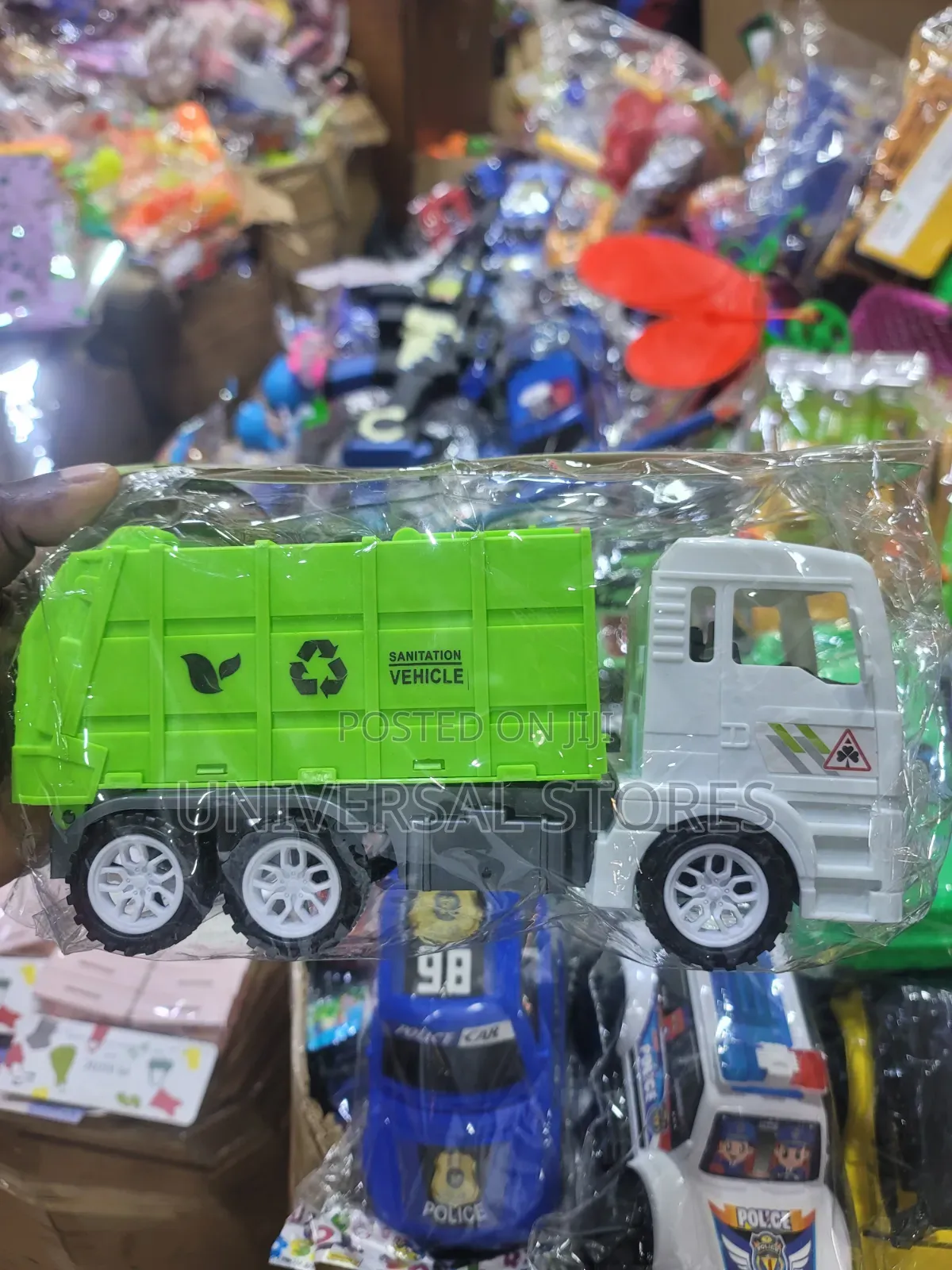 Plastic Friction-Powered City Sanitation / Garbage Truck