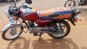 Bajaj Boxer 100 2019 Red