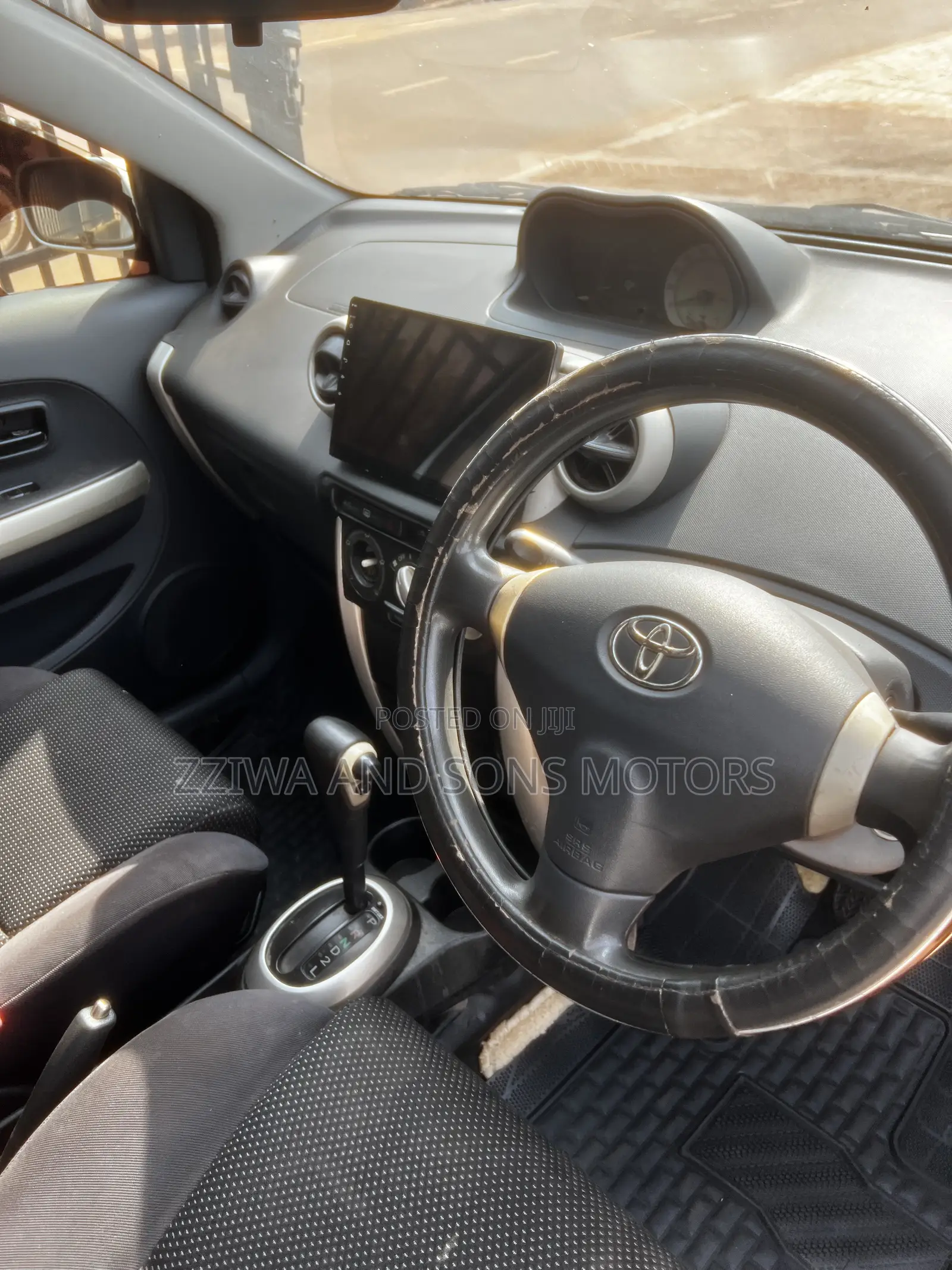 Toyota IST 2003 Silver