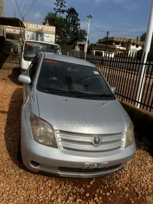 Toyota IST 2003 Silver