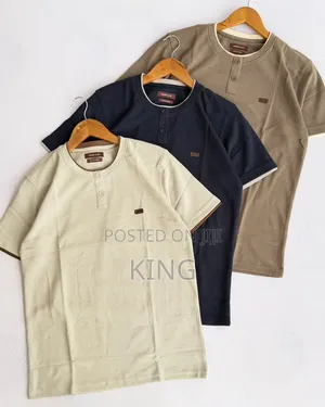 Men's T-Shirt. Contrast Trim Details