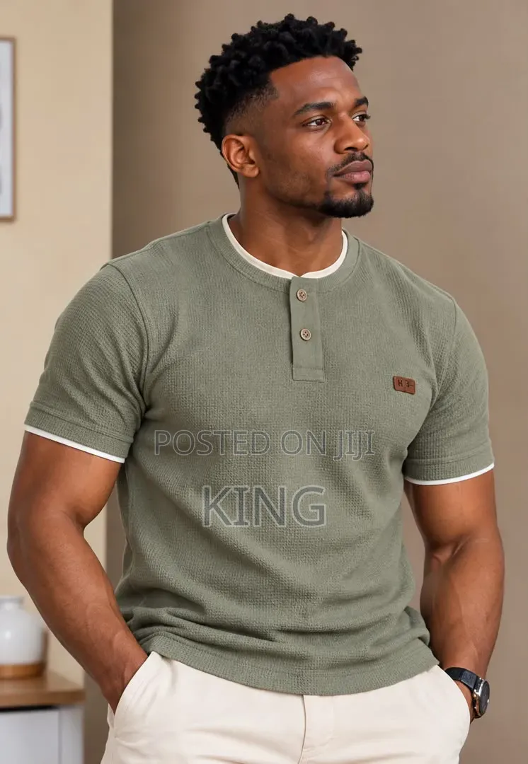 Men's T-Shirt. Contrast Trim Details