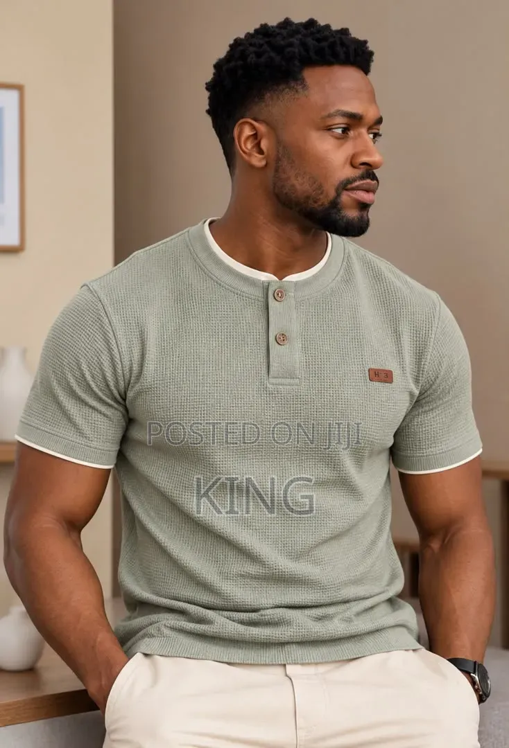 Men's T-Shirt. Contrast Trim Details