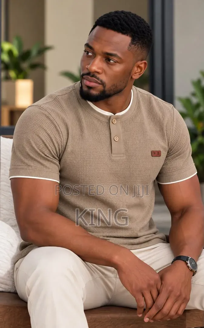 Men's T-Shirt. Contrast Trim Details