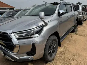 Toyota Hilux 2020 Silver