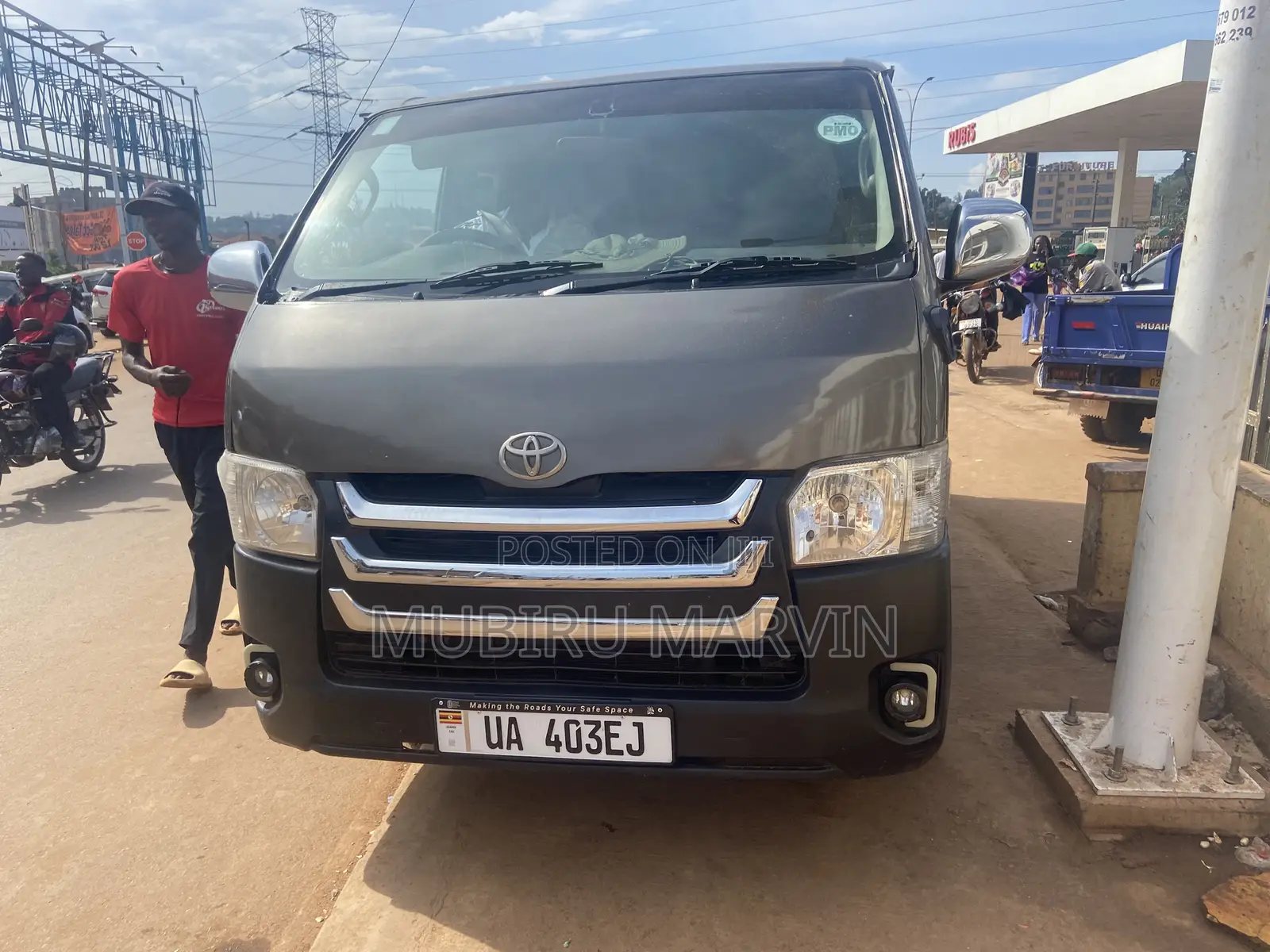 Toyota HiAce 2018 Black