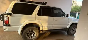 Toyota Hilux Surf 2.7 SSR 2000 White