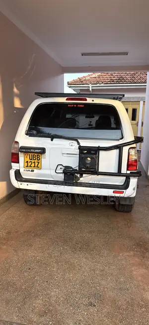 Toyota Hilux Surf 2.7 SSR 2000 White