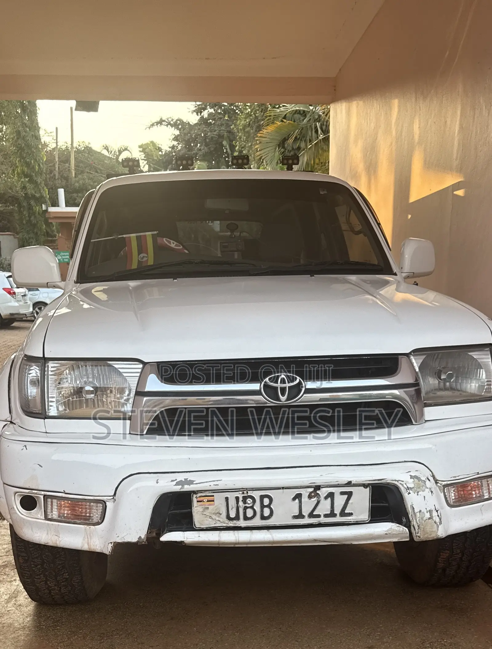Toyota Hilux Surf 2.7 SSR 2000 White