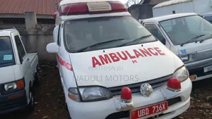 Toyota HiAce 2001 White