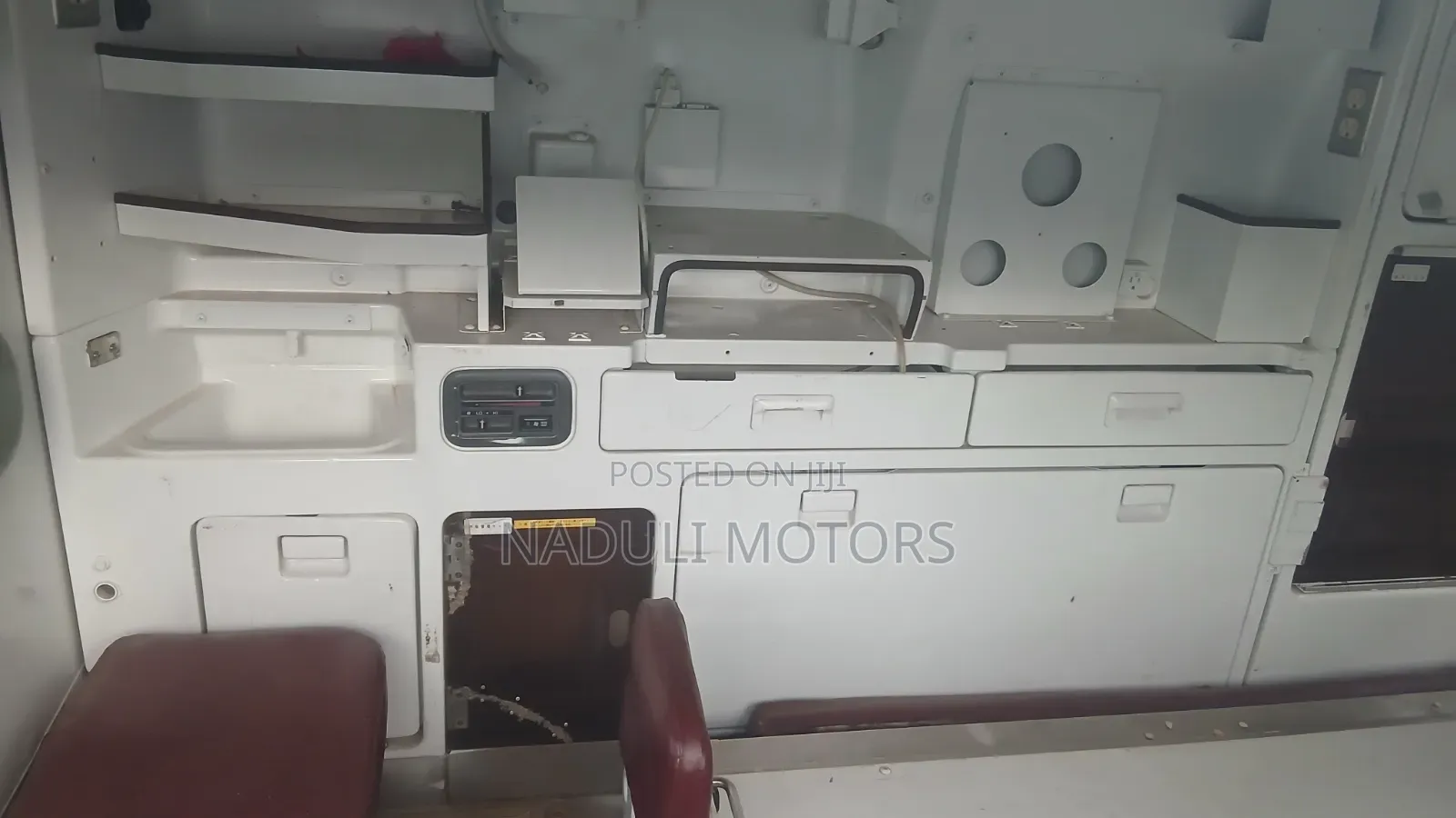 Toyota HiAce 2001 White