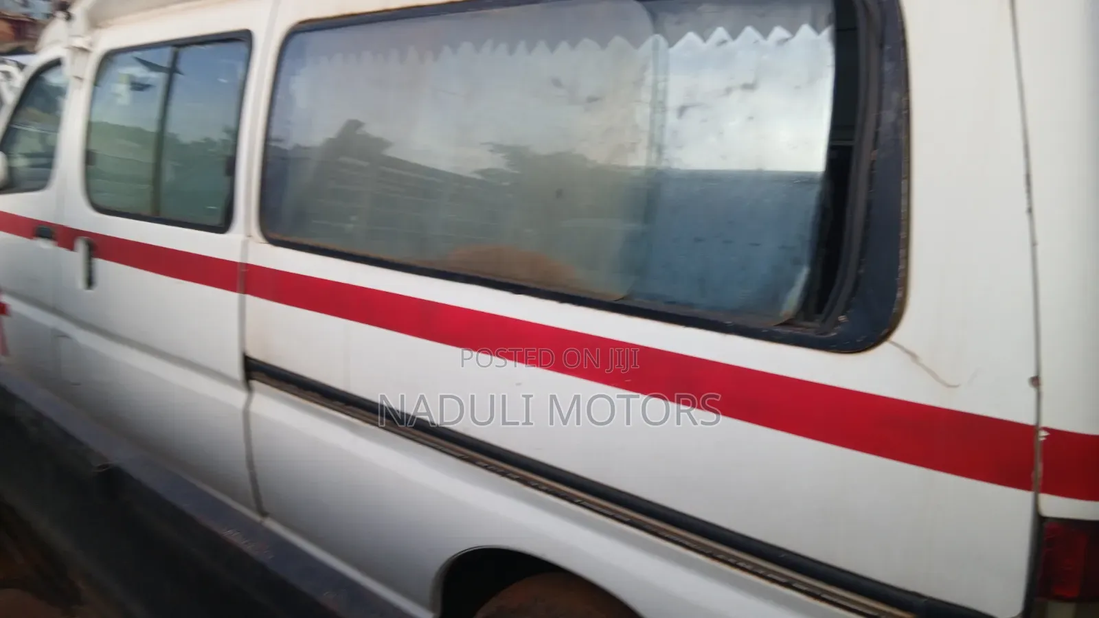 Toyota HiAce 2001 White