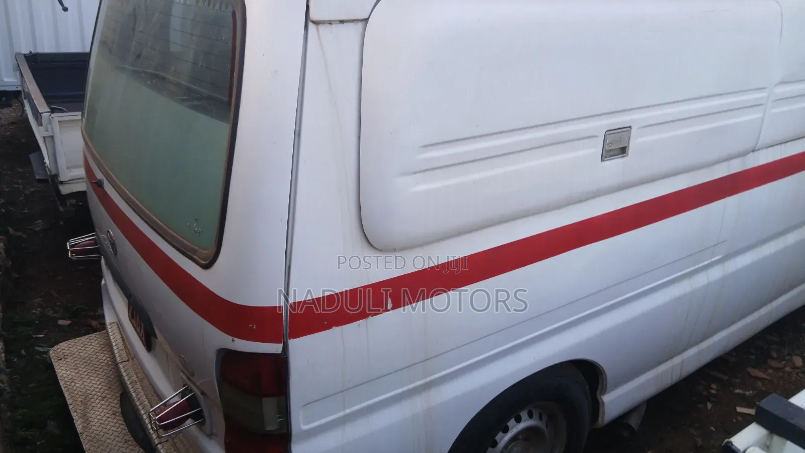 Toyota HiAce 2001 White