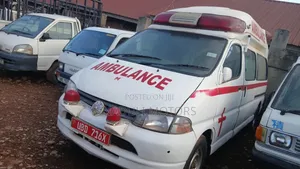 Toyota HiAce 2001 White