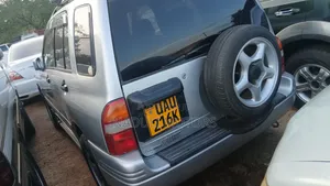 Suzuki Escudo 2002 Silver
