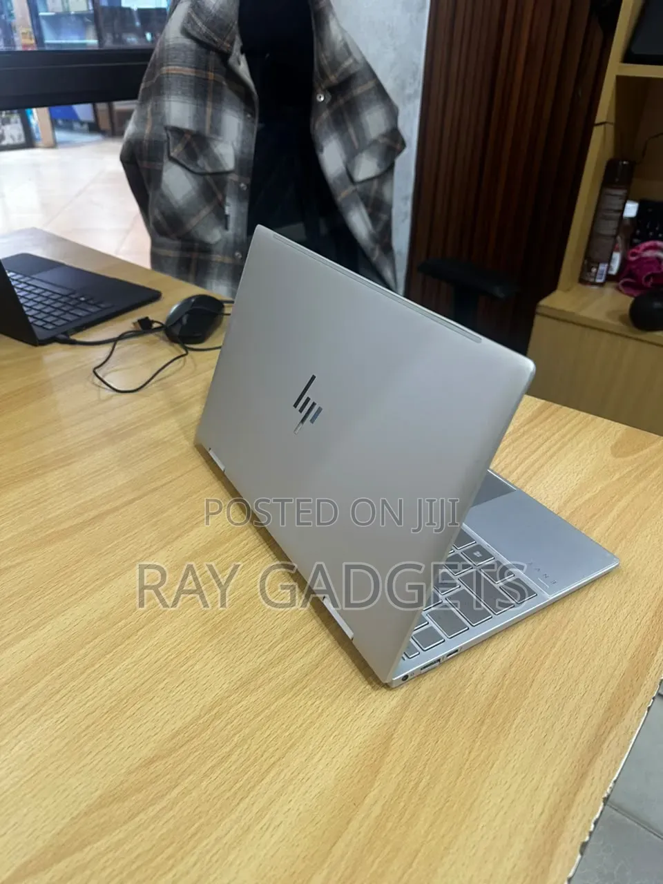 New Laptop HP Envy x360 13z 8GB Intel Core i7 SSD 512GB