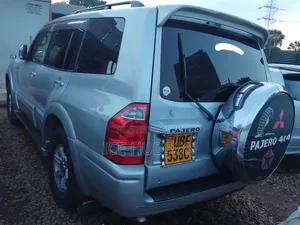 Mitsubishi Pajero 2006 Silver