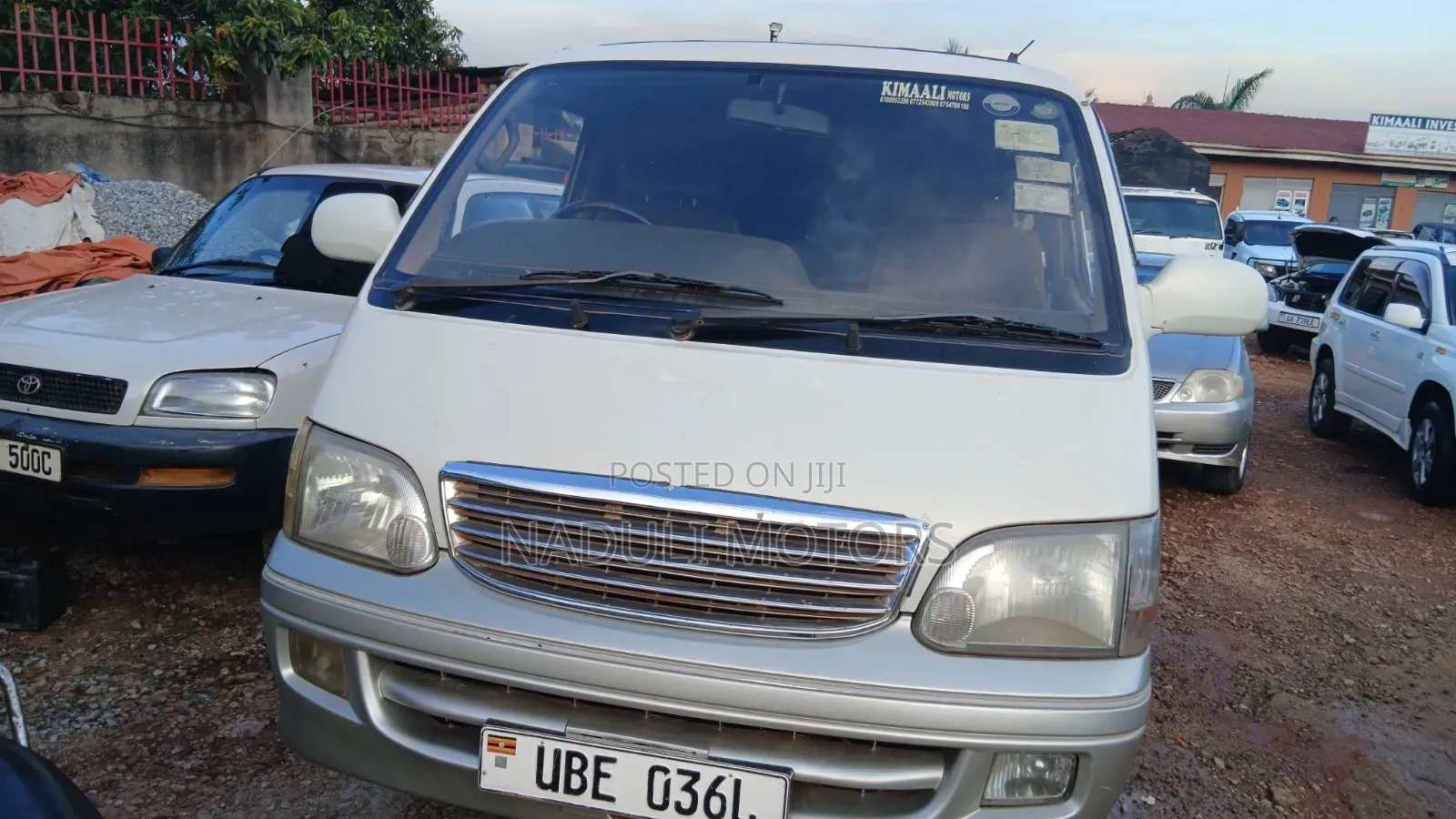 Toyota Grand HiAce 2002 White