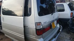 Toyota Grand HiAce 2002 White