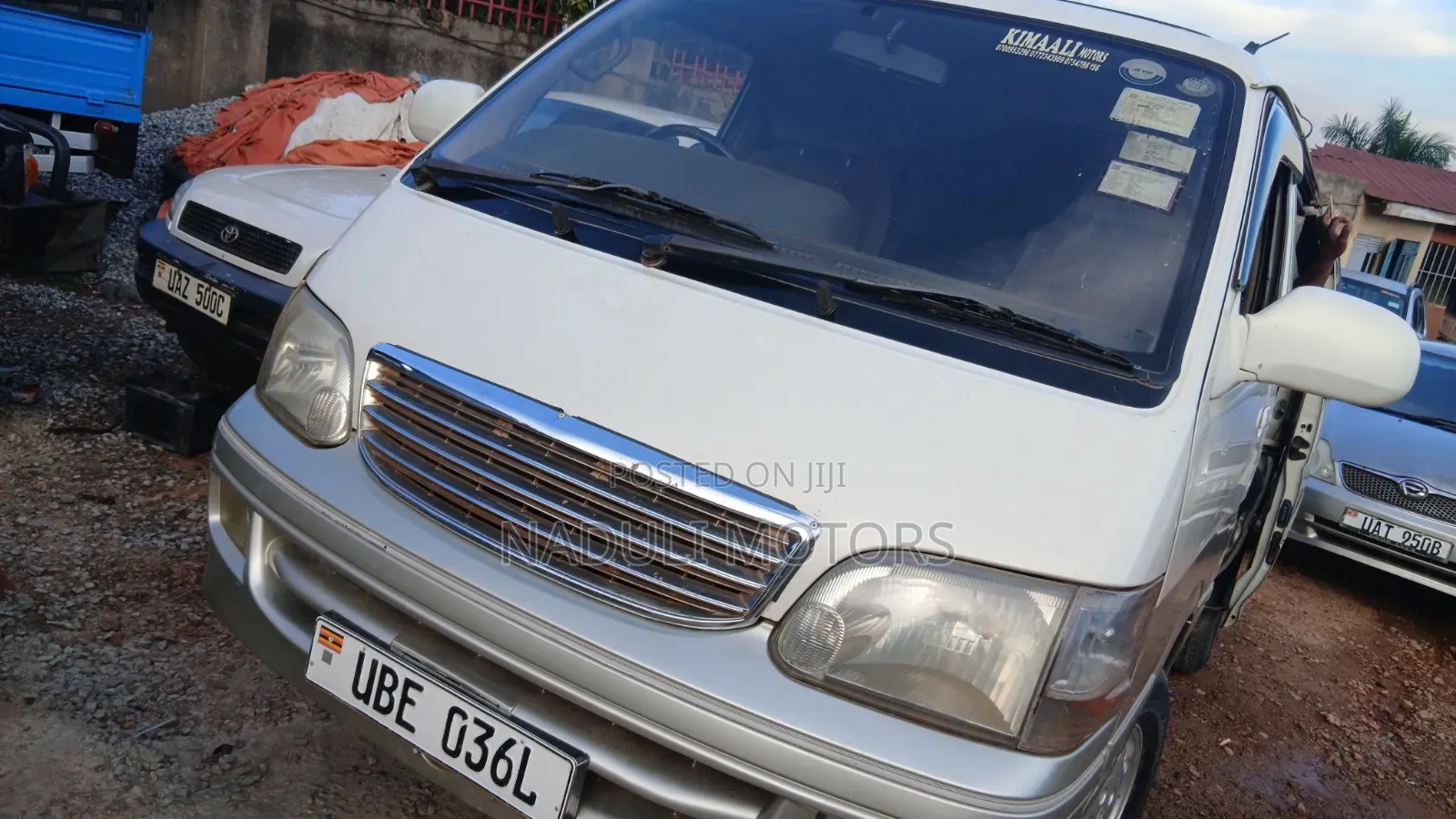 Toyota Grand HiAce 2002 White