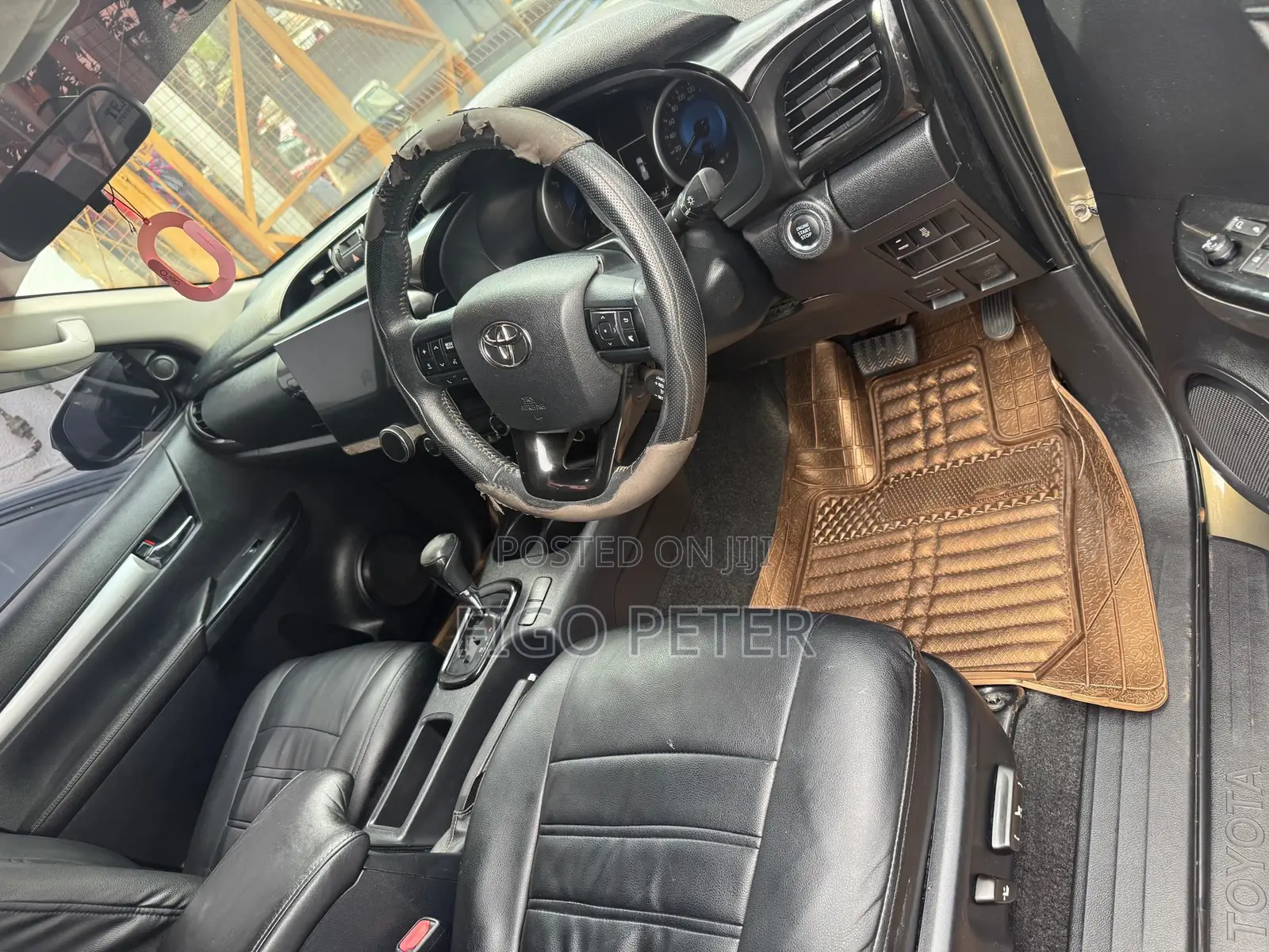 Toyota Hilux 2021 Silver