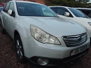 Subaru Outback 2012 White
