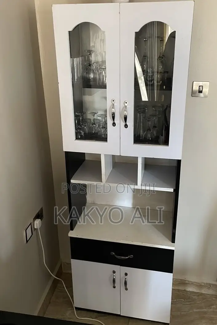 Cupboard/Glass Compartment