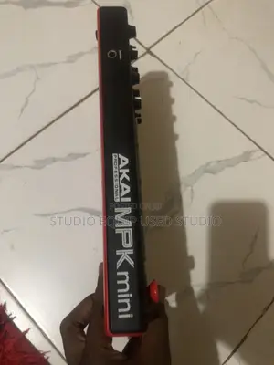 Akai Professional MPK Mini MK3 MIDI Controller
