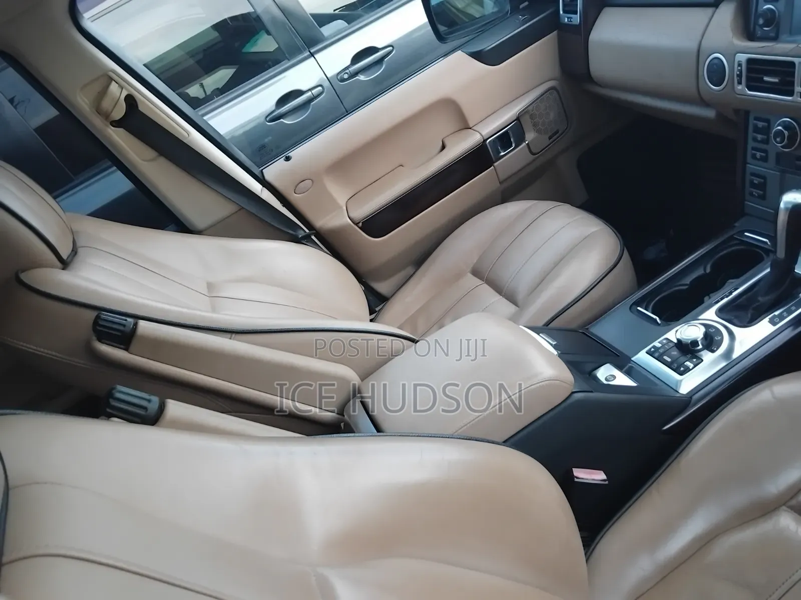 Land Rover Range Rover Vogue 2011 Black
