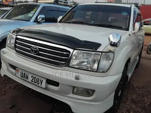 Toyota Land Cruiser 2007 White