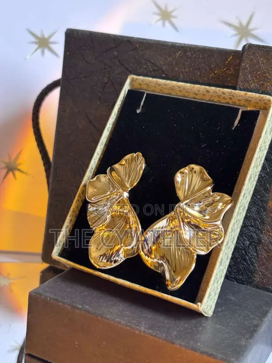 Chunky Floral Golden Earrings