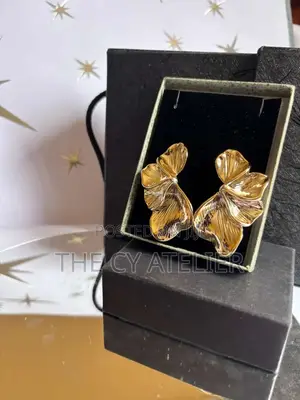 Chunky Floral Golden Earrings