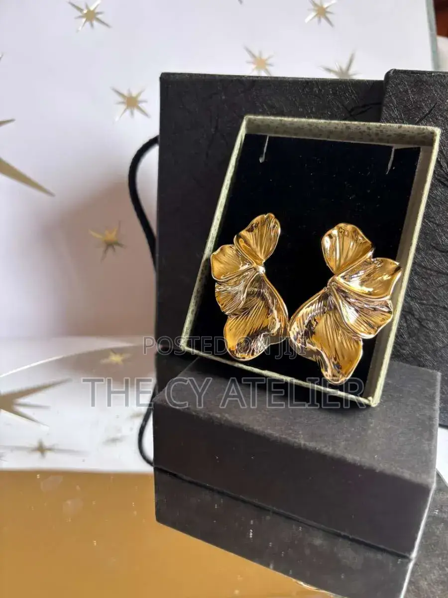 Chunky Floral Golden Earrings