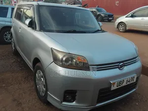 Toyota Corolla Rumion 2010 Silver