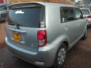 Toyota Corolla Rumion 2010 Silver