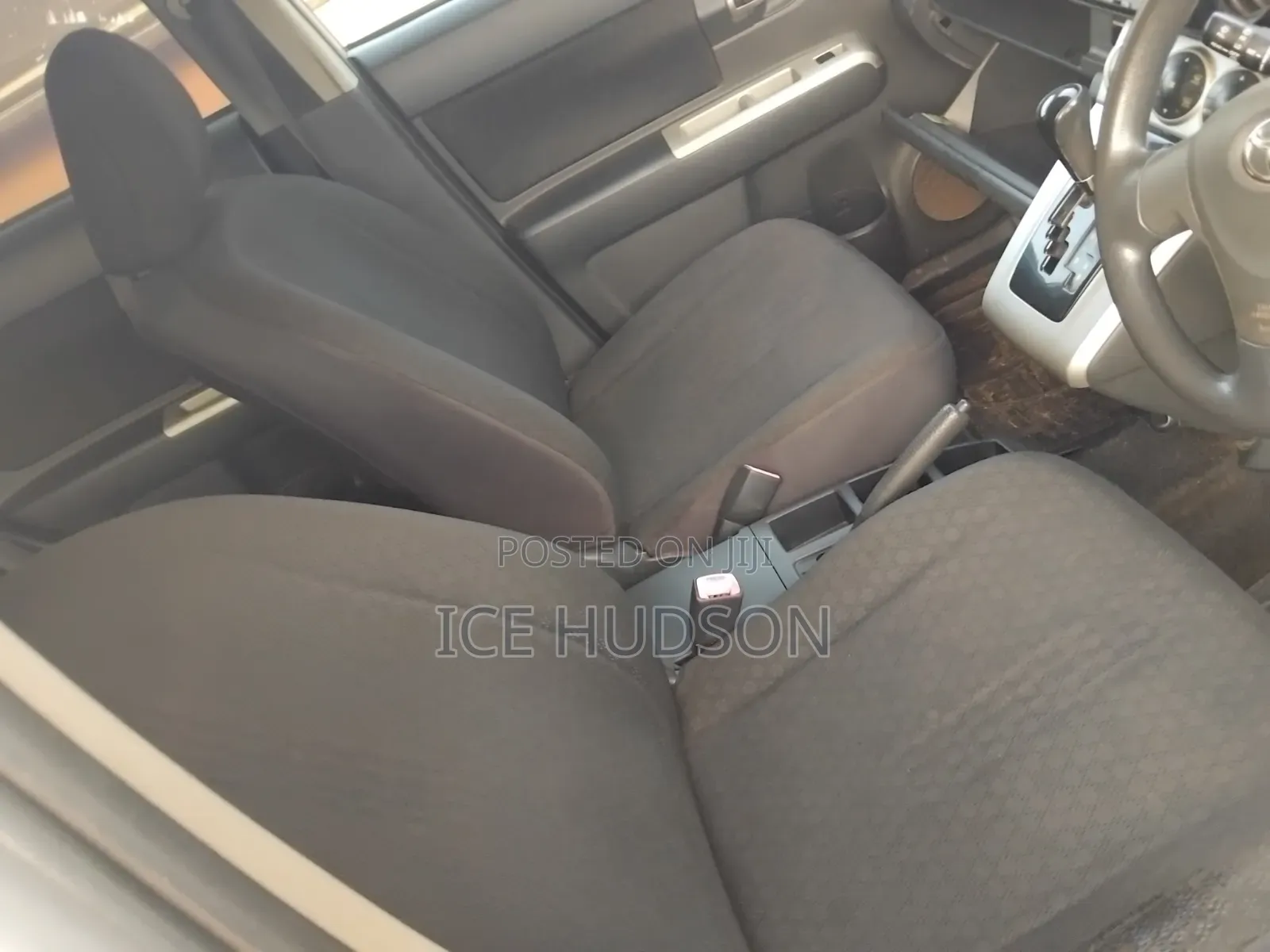 Toyota Corolla Rumion 2010 Silver