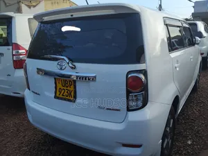 Toyota Corolla Rumion 2012 White